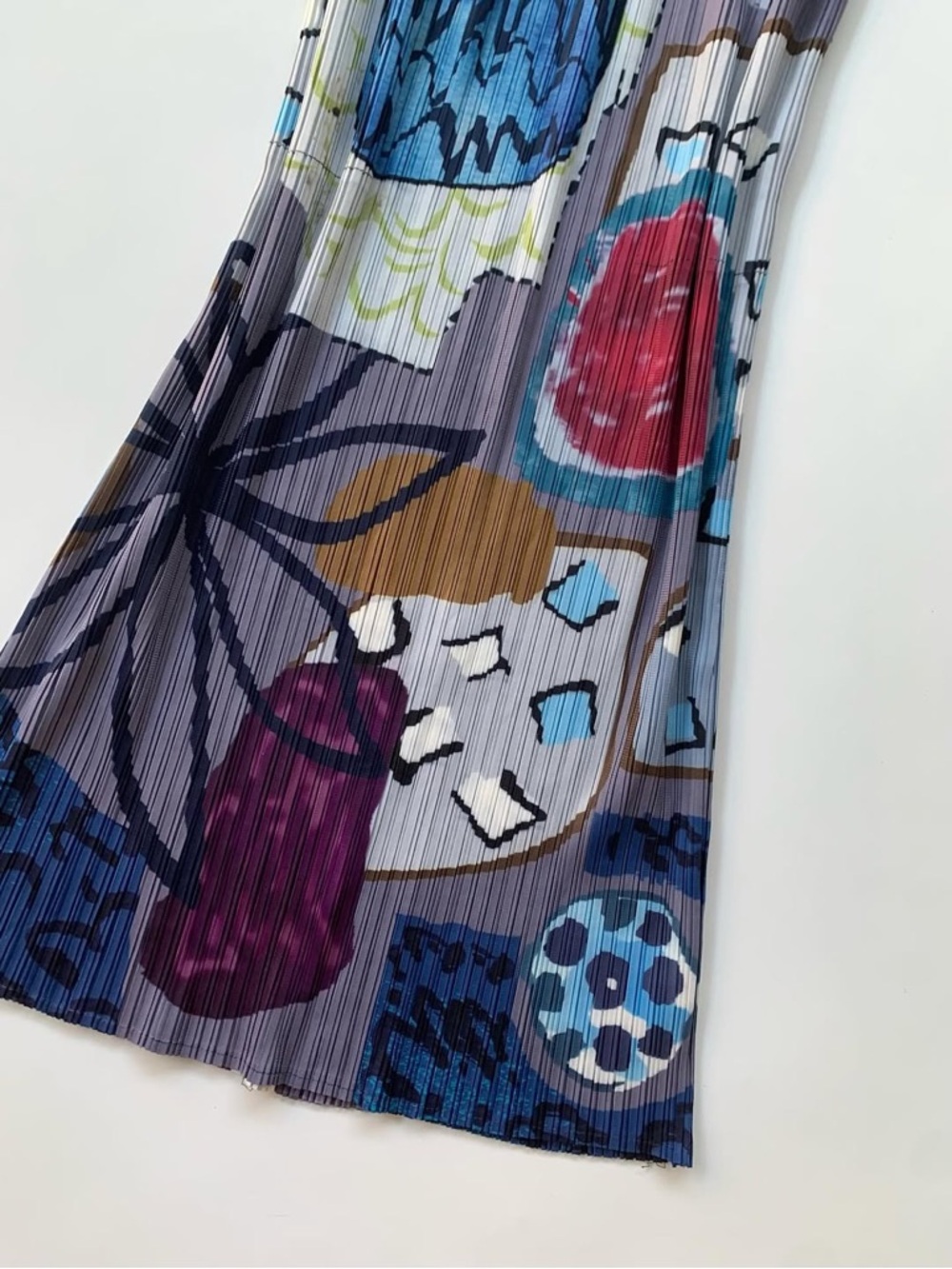 Pleated Abstract Print skirt - Picture 3 of 5